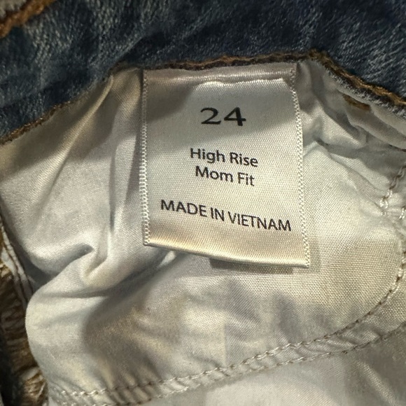 WILLOW + ROOT High Rise Mom Jean - Picture 5 of 6